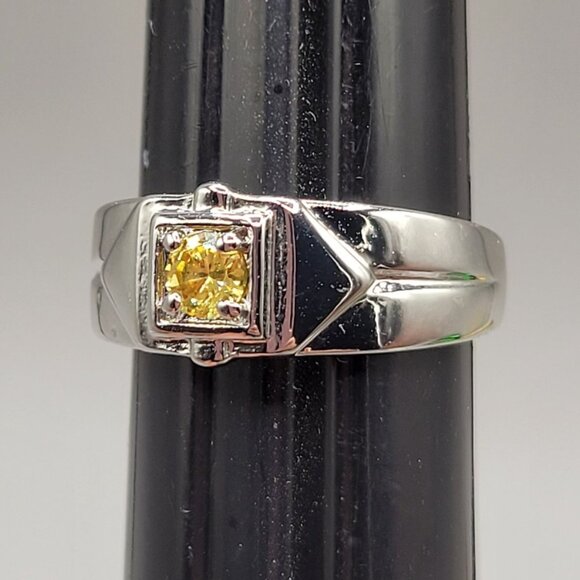 Womens Silver Tone Ring With Yellow Faceted Square Stone Size 7 - Picture 7 of 7